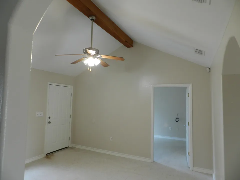 5743-Saint-Charles-Loop_Laredo_TX_78046_M78463-67644