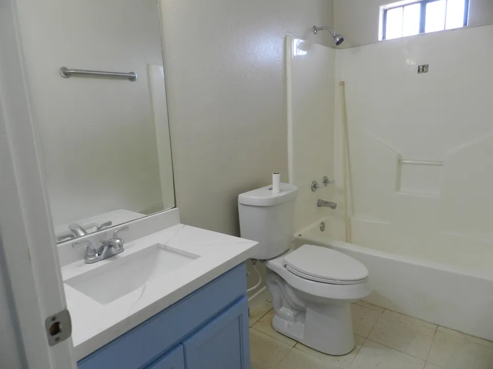 5743-Saint-Charles-Loop_Laredo_TX_78046_M78463-67644
