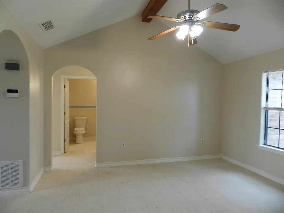 5743-Saint-Charles-Loop_Laredo_TX_78046_M78463-67644