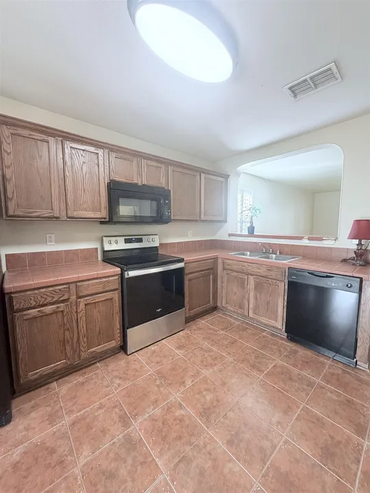 17543-College-Port-Dr_Laredo_TX_78045_M76294-46781