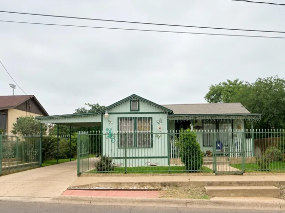 111-E-Gustavus-St_Laredo_TX_78040_M81758-22911
