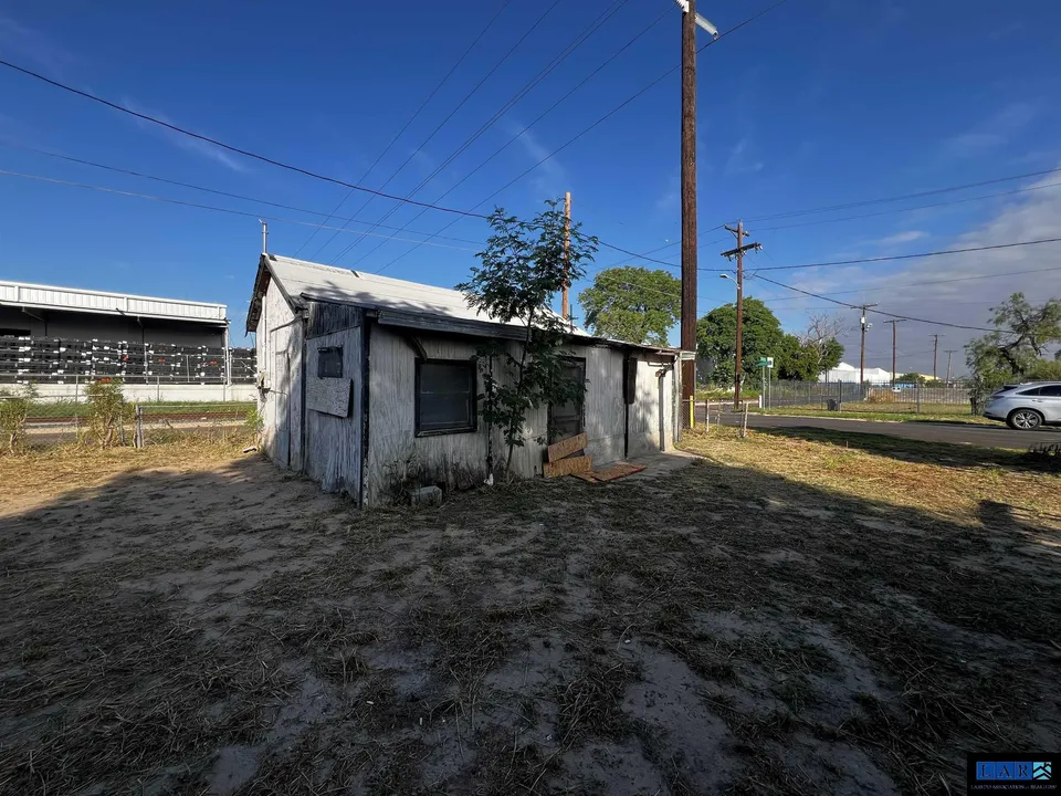 1819-Alamo-St_Laredo_TX_78040_M77094-66940
