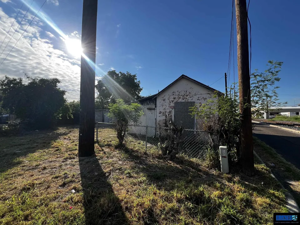 1819-Alamo-St_Laredo_TX_78040_M77094-66940