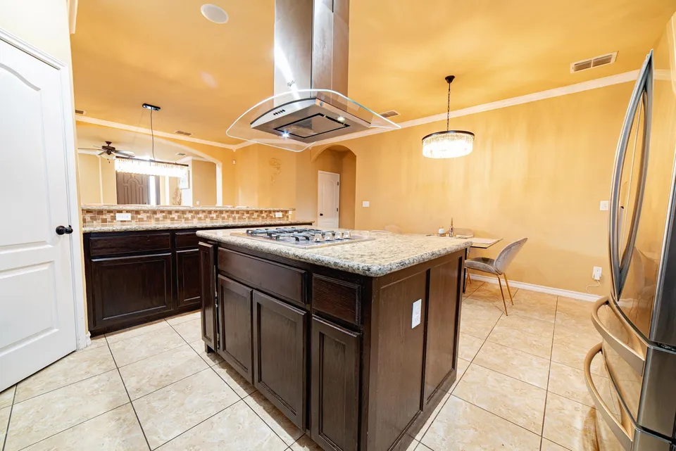 401-Sabal-Loop_Laredo_TX_78045_M81325-93499
