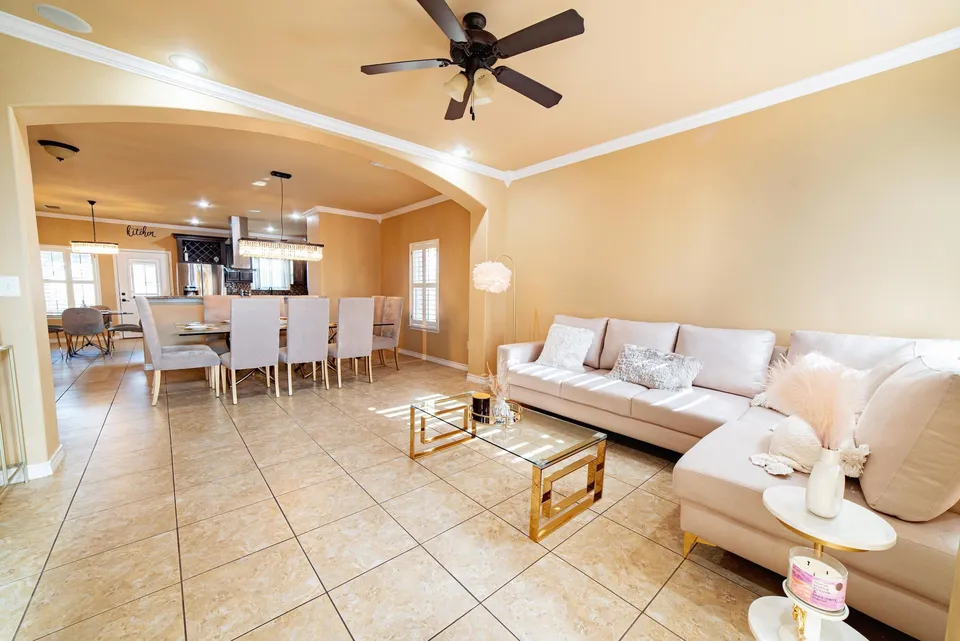 401-Sabal-Loop_Laredo_TX_78045_M81325-93499