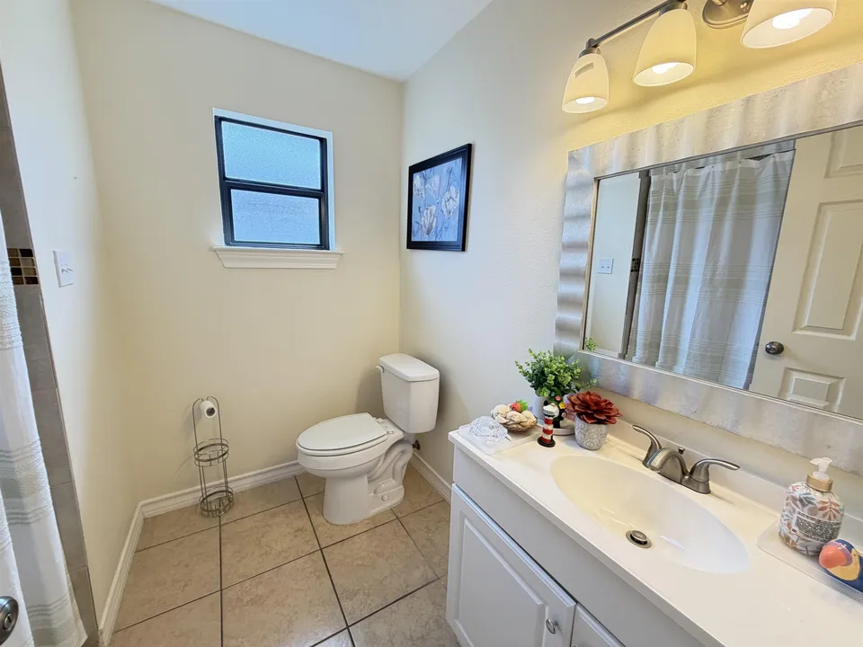 1507-Riddle_Laredo_TX_78046_M82398-86213