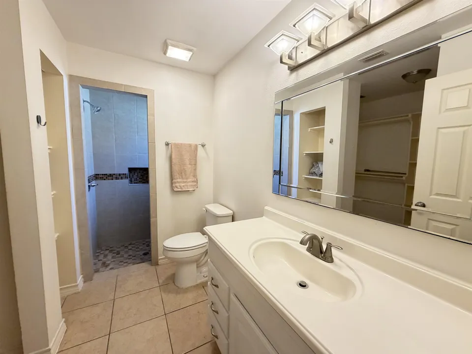 1507-Riddle_Laredo_TX_78046_M82398-86213