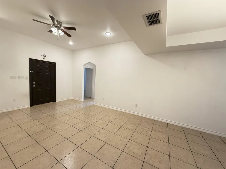 1507-Riddle_Laredo_TX_78046_M82398-86213