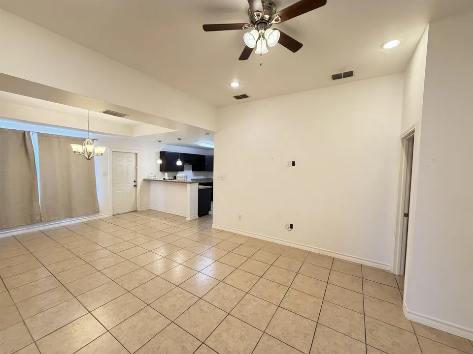 1507-Riddle_Laredo_TX_78046_M82398-86213