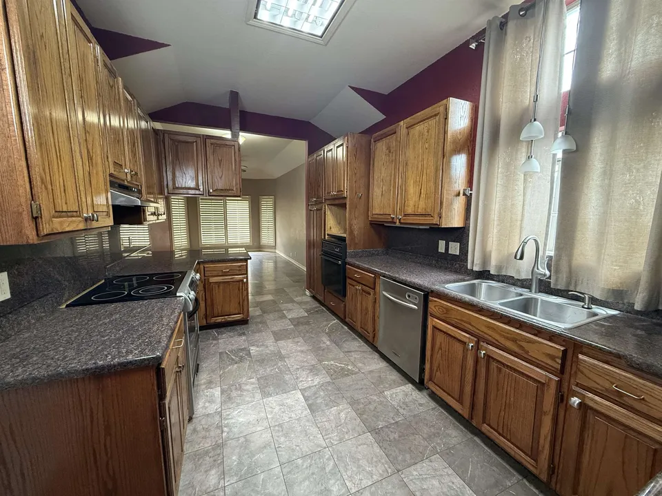 2602-Reynolds-St_Laredo_TX_78043_M79439-34957