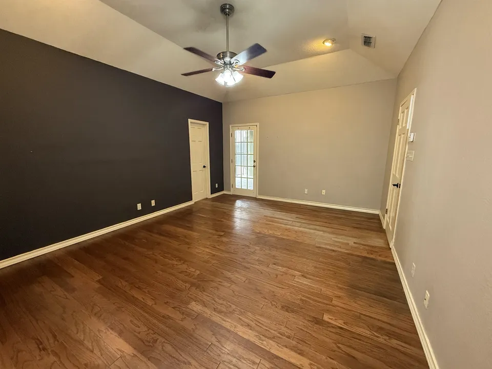2602-Reynolds-St_Laredo_TX_78043_M79439-34957
