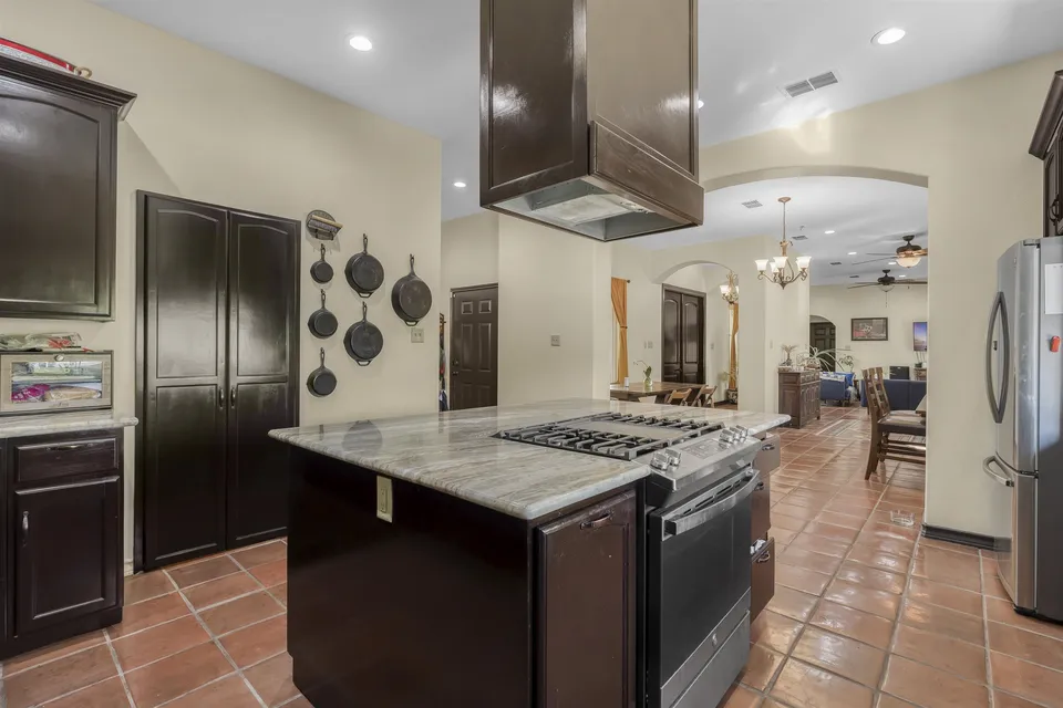 8701-High-Creek-Dr_Laredo_TX_78045_M71893-50368