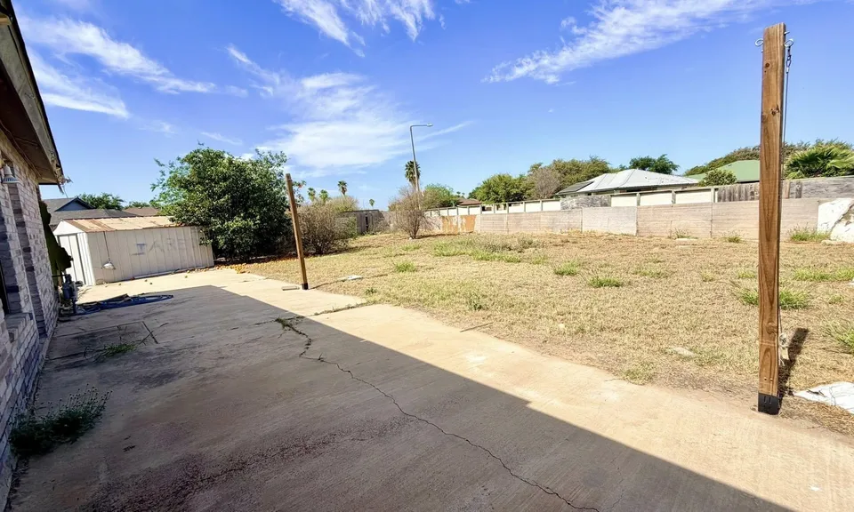806-Cupid-Ln_Laredo_TX_78045_M82984-31010