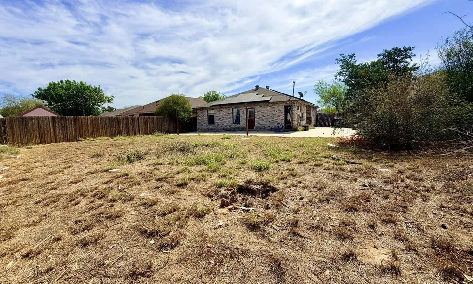 806-Cupid-Ln_Laredo_TX_78045_M82984-31010