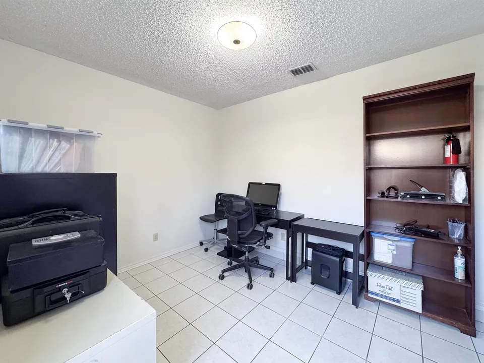 8801-McPherson-Rd-Apt-2E_Laredo_TX_78045_M74371-92334
