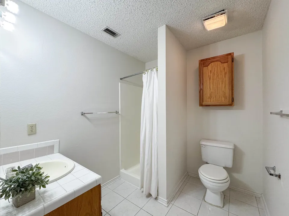 8801-McPherson-Rd-Apt-2E_Laredo_TX_78045_M74371-92334