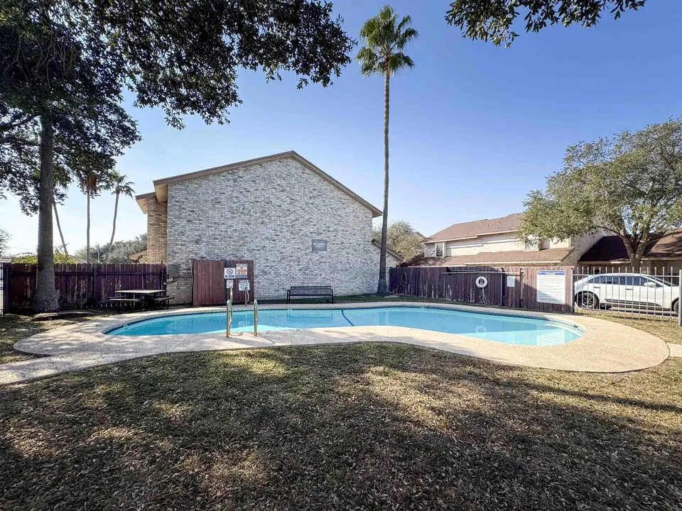 8801-McPherson-Rd-Apt-2E_Laredo_TX_78045_M74371-92334
