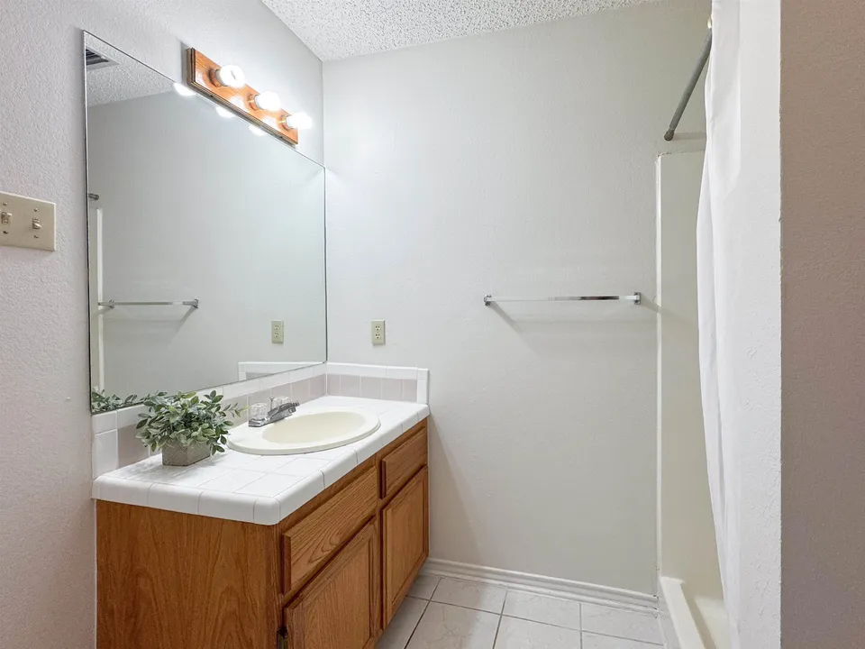 8801-McPherson-Rd-Apt-2E_Laredo_TX_78045_M74371-92334