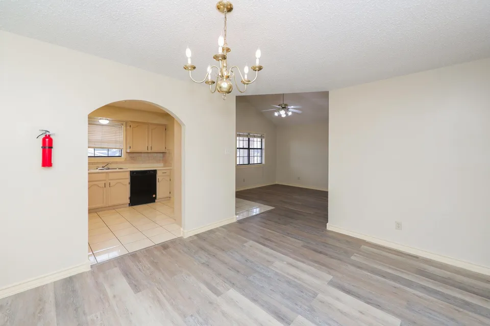 607-Gale-St-Apt-2_Laredo_TX_78041_M80748-10470