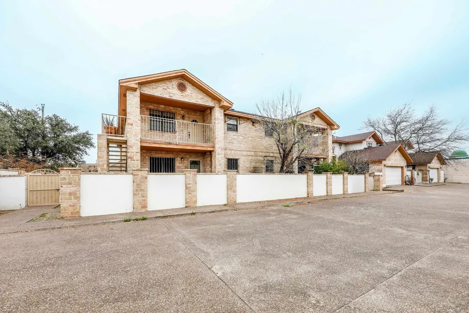 607-Gale-St-Apt-2_Laredo_TX_78041_M80748-10470