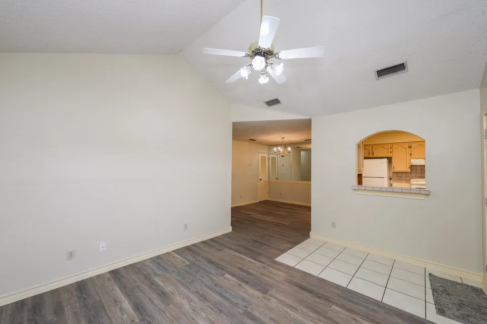 607-Gale-St-Apt-2_Laredo_TX_78041_M80748-10470