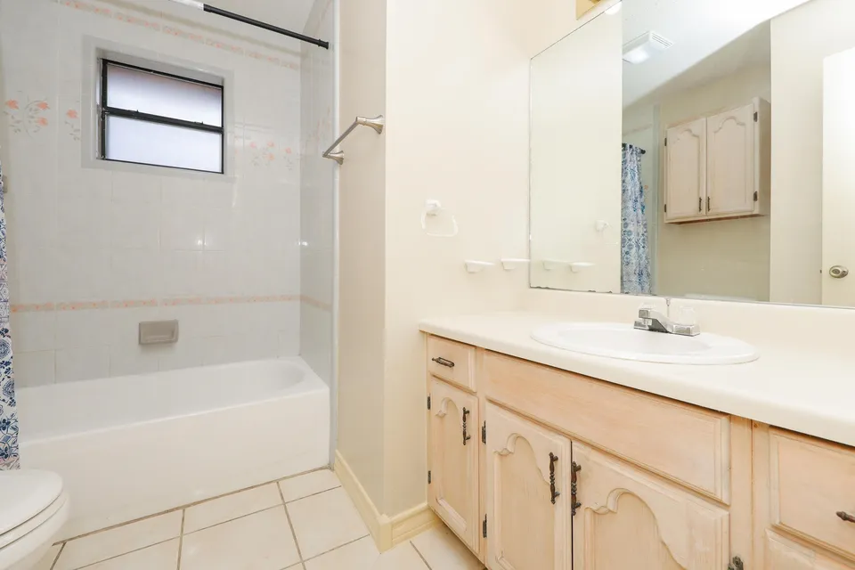 607-Gale-St-Apt-2_Laredo_TX_78041_M80748-10470