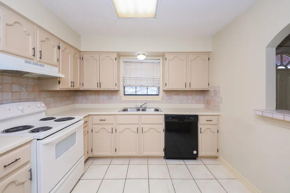 607-Gale-St-Apt-2_Laredo_TX_78041_M80748-10470