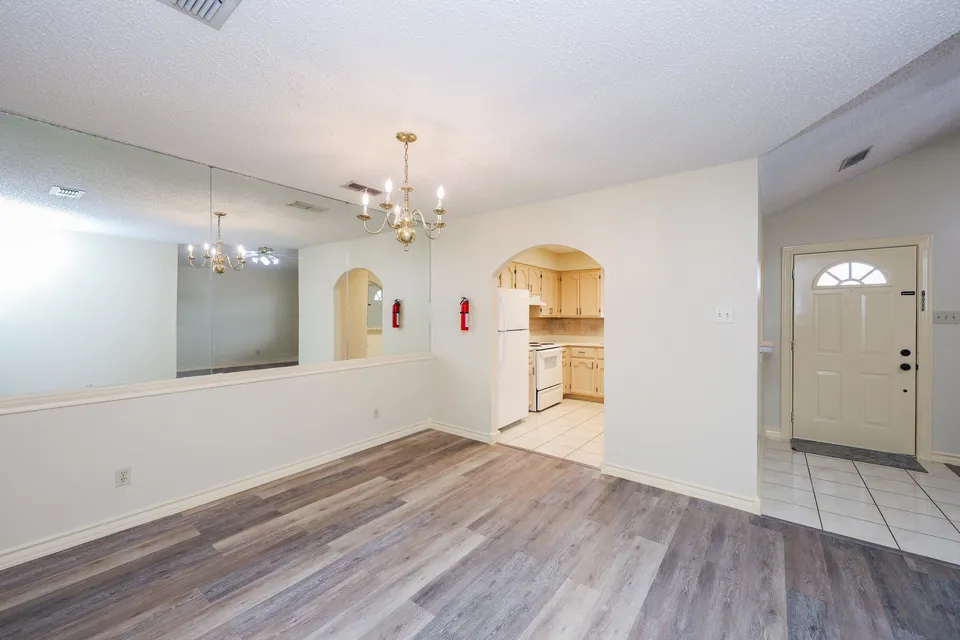 607-Gale-St-Apt-2_Laredo_TX_78041_M80748-10470