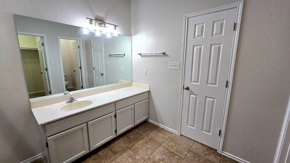 11119-Capistran-Loop_Laredo_TX_78045_M80964-08269