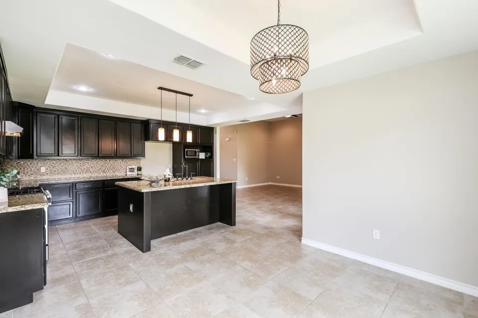 210-Bluff-Oak-Dr_Laredo_TX_78045_M83034-50019