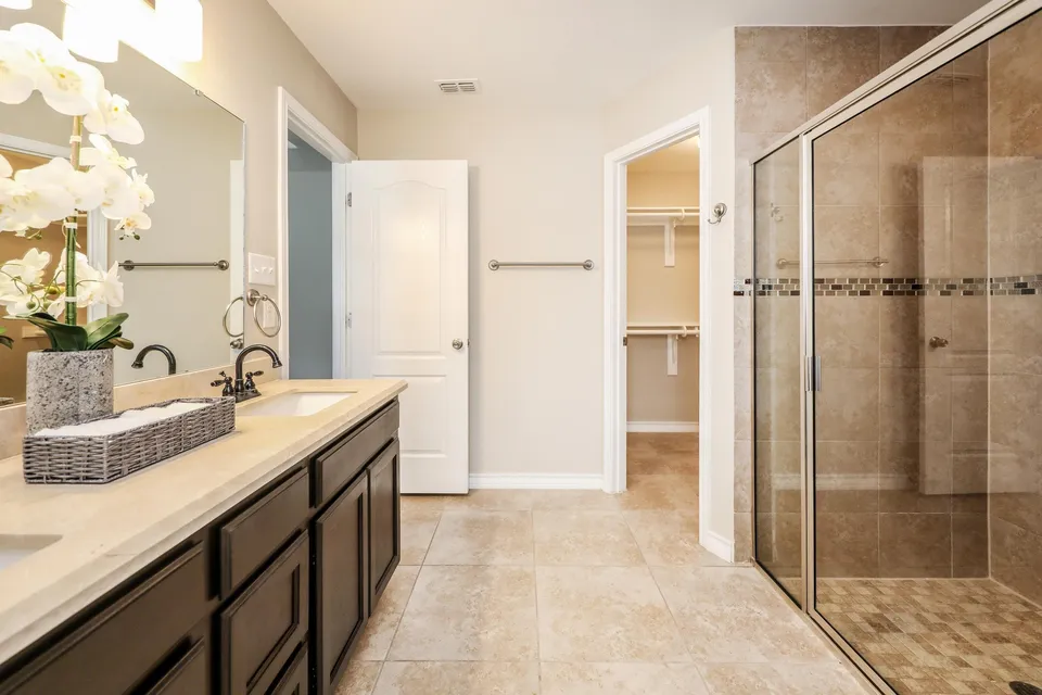 210-Bluff-Oak-Dr_Laredo_TX_78045_M83034-50019