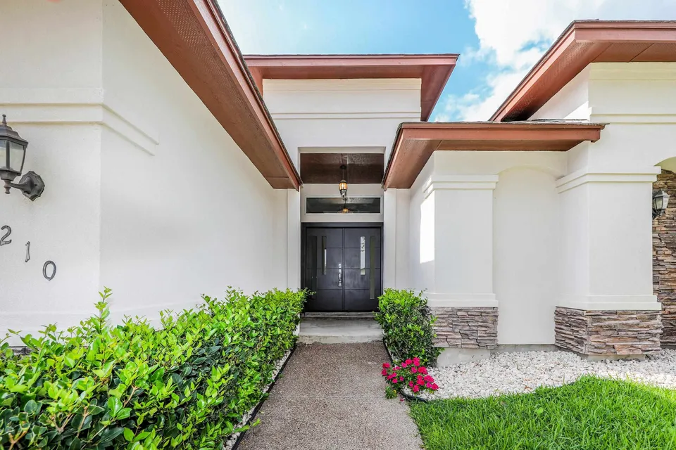210-Bluff-Oak-Dr_Laredo_TX_78045_M83034-50019