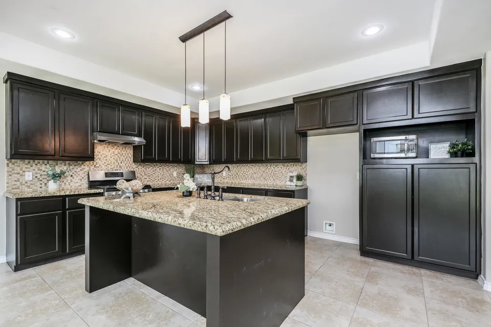 210-Bluff-Oak-Dr_Laredo_TX_78045_M83034-50019