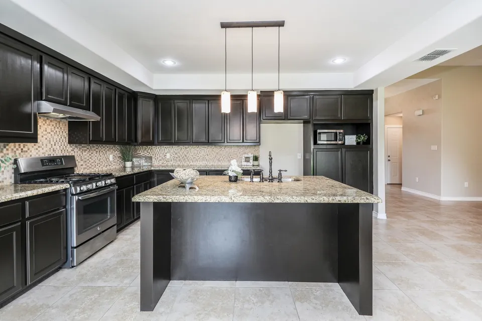 210-Bluff-Oak-Dr_Laredo_TX_78045_M83034-50019