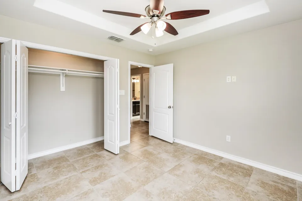 210-Bluff-Oak-Dr_Laredo_TX_78045_M83034-50019