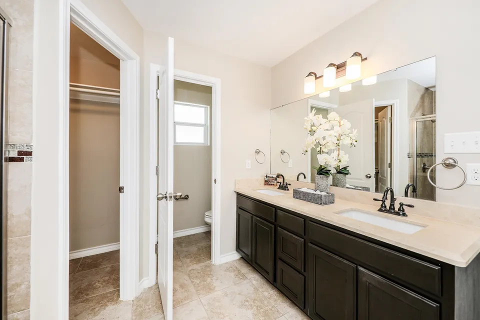 210-Bluff-Oak-Dr_Laredo_TX_78045_M83034-50019