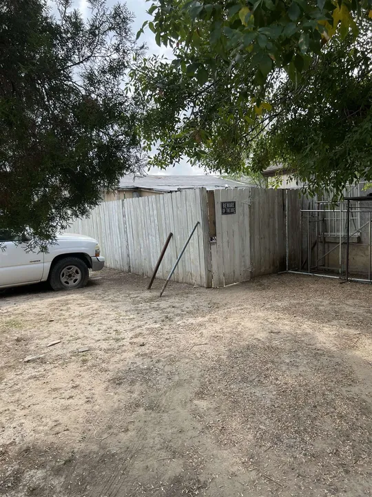 4215-Flores-Ave_Laredo_TX_78041_M80905-11202
