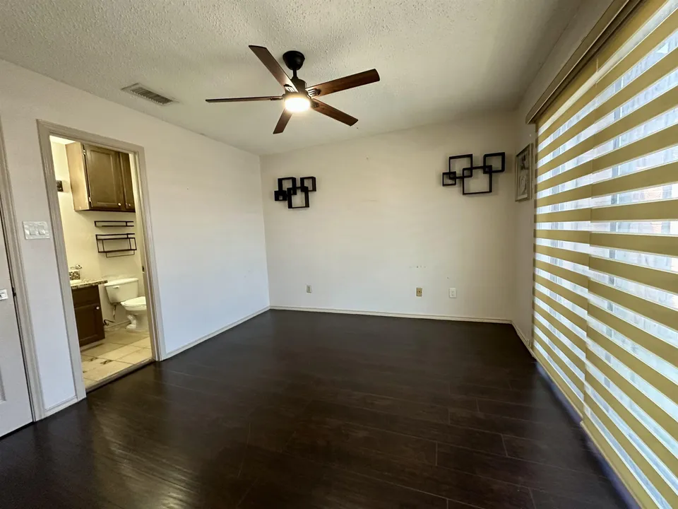 8915-McPherson-Rd-Apt-26_Laredo_TX_78045_M82940-46408