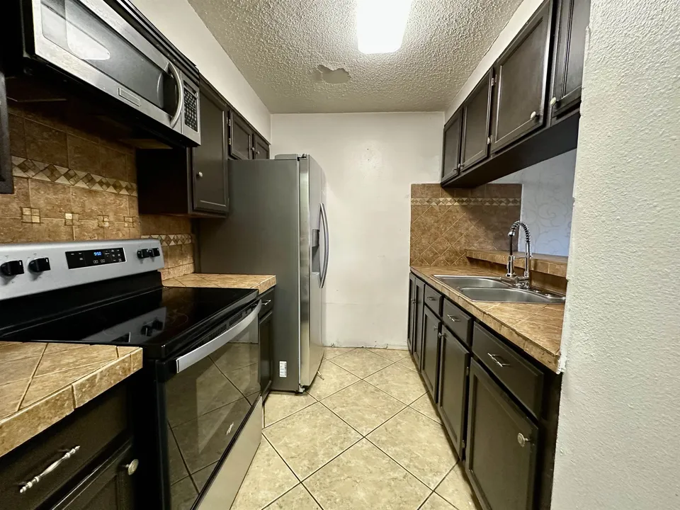 8915-McPherson-Rd-Apt-26_Laredo_TX_78045_M82940-46408
