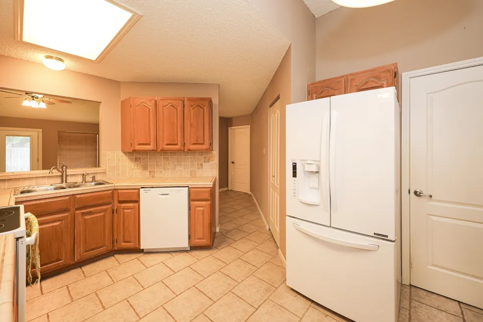 423-Saint-Croix-Dr_Laredo_TX_78045_M76585-00246