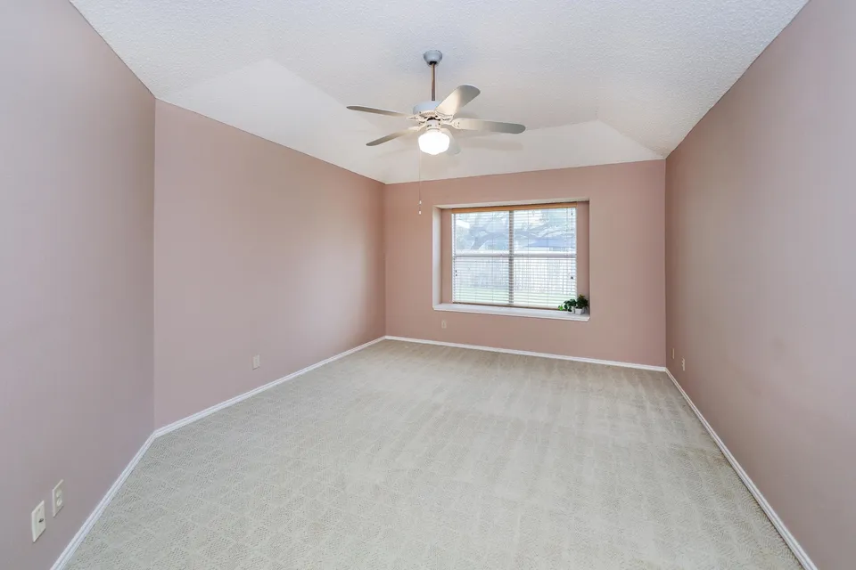 423-Saint-Croix-Dr_Laredo_TX_78045_M76585-00246