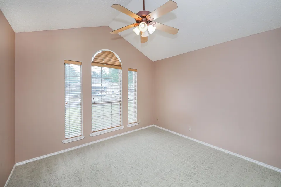 423-Saint-Croix-Dr_Laredo_TX_78045_M76585-00246