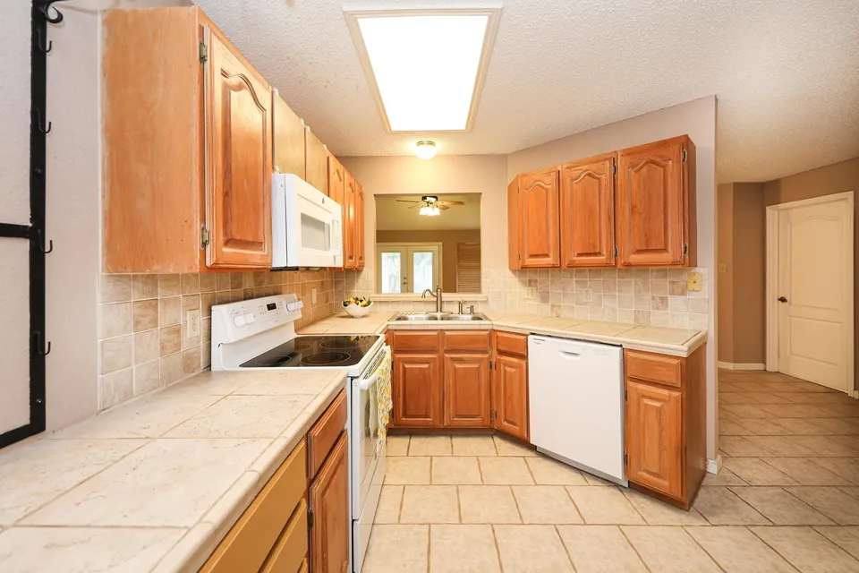 423-Saint-Croix-Dr_Laredo_TX_78045_M76585-00246