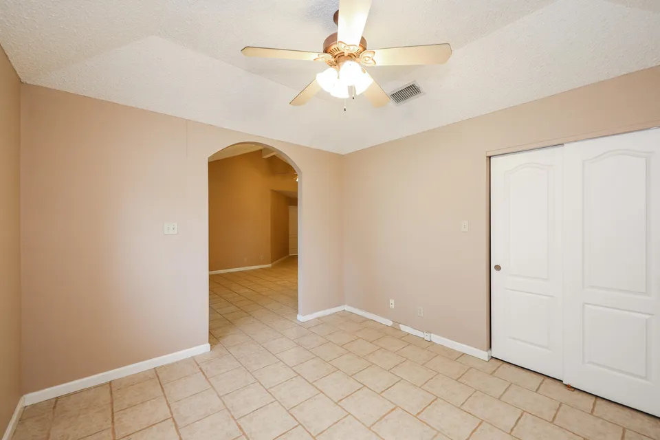 423-Saint-Croix-Dr_Laredo_TX_78045_M76585-00246