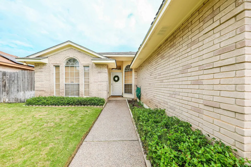423-Saint-Croix-Dr_Laredo_TX_78045_M76585-00246