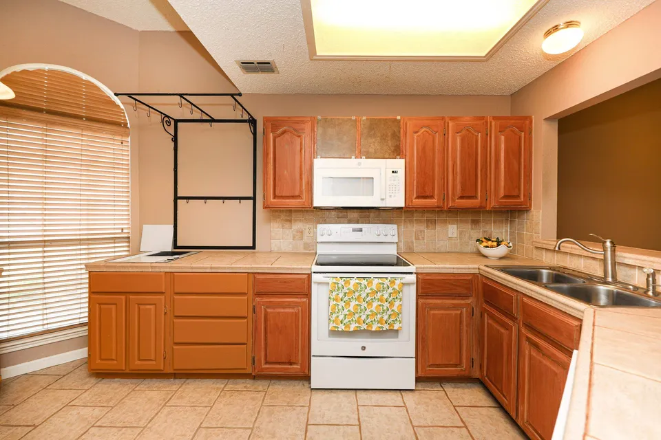 423-Saint-Croix-Dr_Laredo_TX_78045_M76585-00246