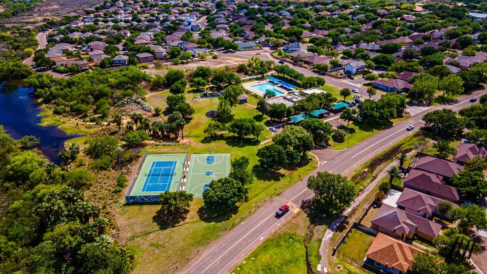 109-Mockingbird-Ct_Laredo_TX_78045_M70904-82784