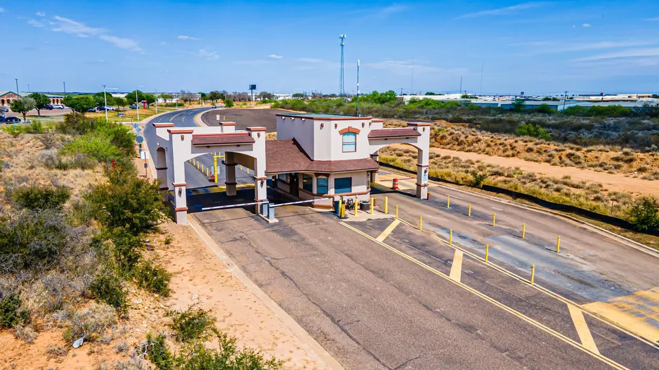 109-Mockingbird-Ct_Laredo_TX_78045_M70904-82784