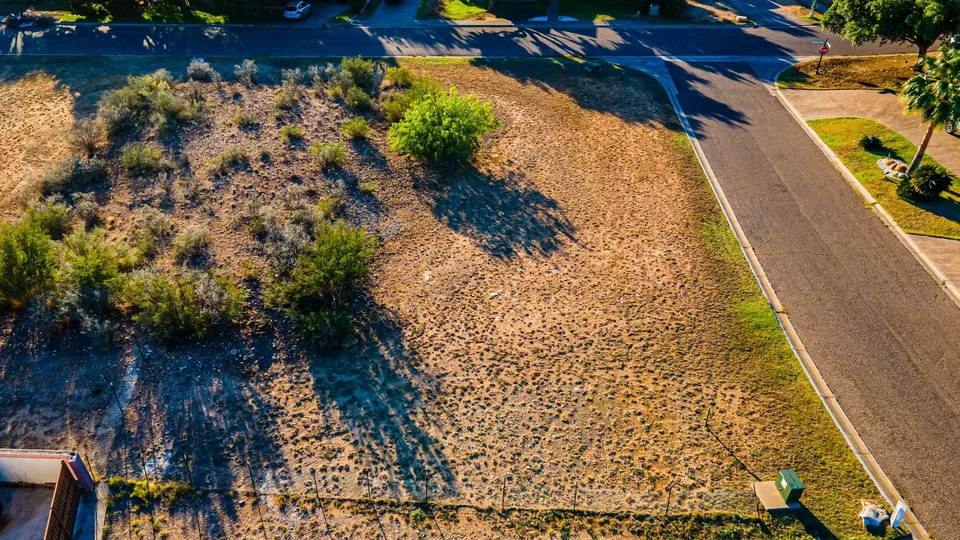 109-Mockingbird-Ct_Laredo_TX_78045_M70904-82784