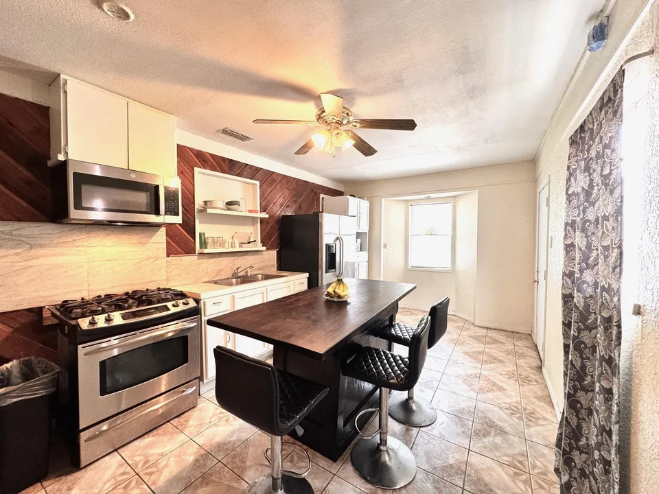 5116-Haynes-Ave_Laredo_TX_78041_M73947-69170